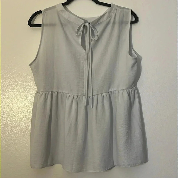 ASOS| Babydoll sleeveless shirt ruffled hem women’s size 8 ice blue/gray - Picture 4 of 6